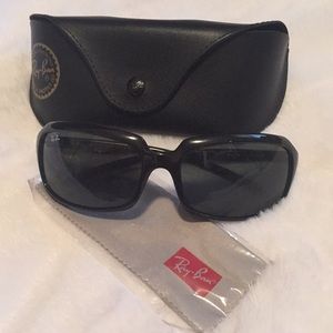 Authentic Ray Ban Sunglasses 🕶 Black RB 4116 😎